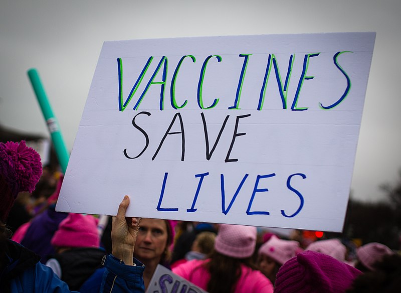 Vaccines Save Lives by Johnny Silvercloud, licensed under CC BY-SA 2.0)