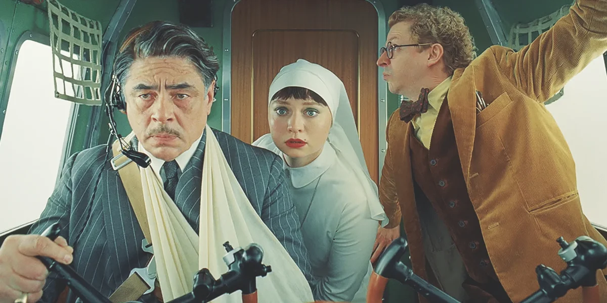 Left to Right: Zsa-Zsa Korda (Benicio del Toro, Sister Liesl (Mia Threapleton), and Bjørn Lund (Michael Cera).
